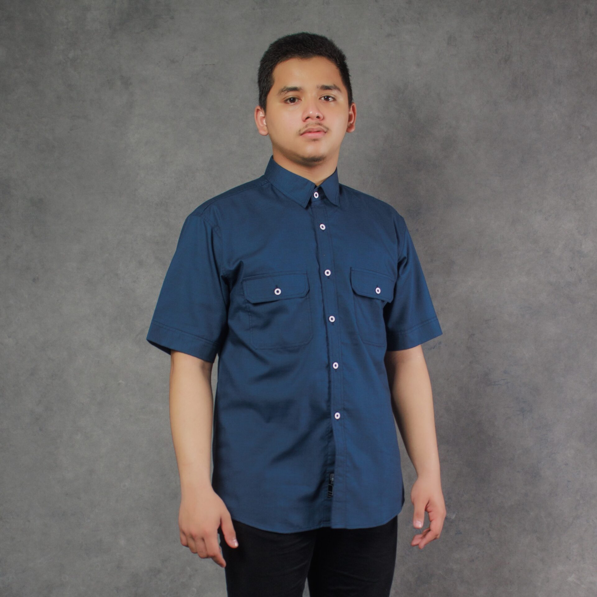 Kemeja Navy